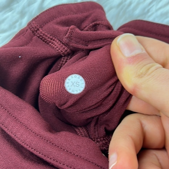 Lululemon Reveal 7/8 Tight Deep Rouge - Picture 5 of 6